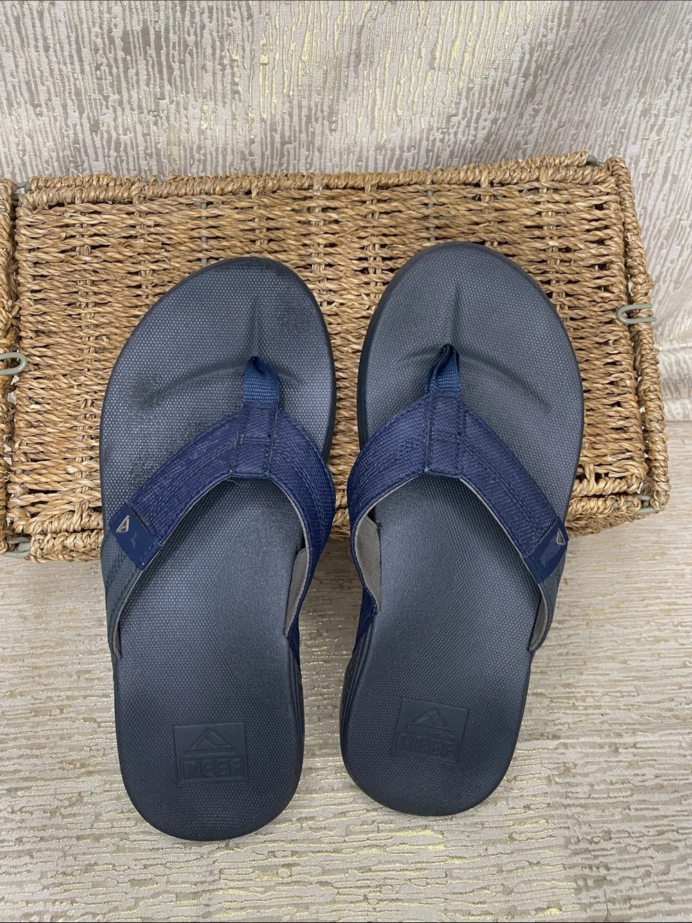 Reef Navy and Dark Gray Men’s CUSHION Classic Flip Flops Sz 9